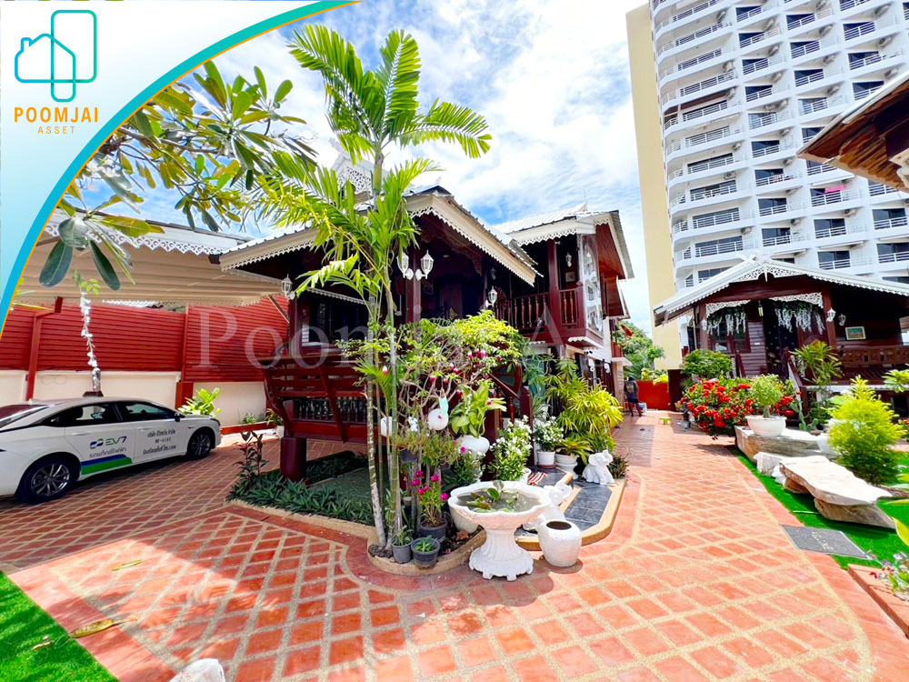 ขายบ้านไม้สัก 2 ชั้น 2 หลัง พร้อมที่ดิน 210 ตารางวา หมู่บ้าน Royal Park Village ถนนเทพประสิทธิ์ บางละมุง ชลบุรี (หลังริม)